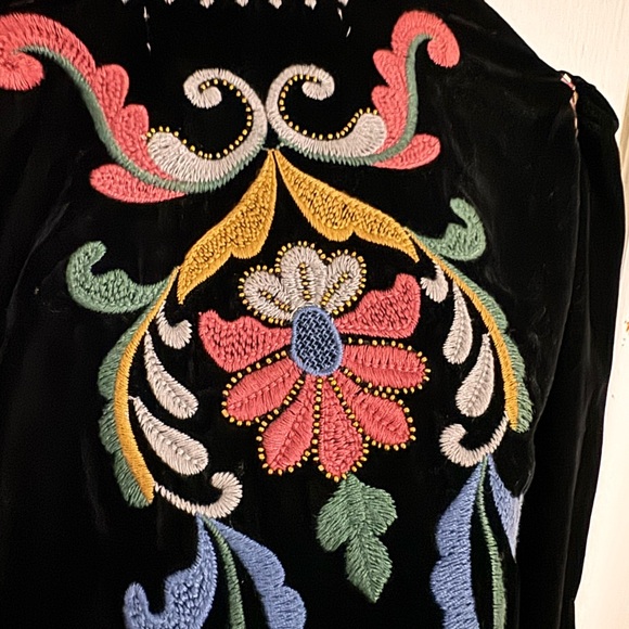 Zara Black Velvet Cropped Jacket with Multicolor Floral Embroidery - Picture 11 of 11